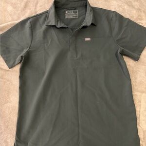 Figs scrub top in Bonsai. Like new. Size small.